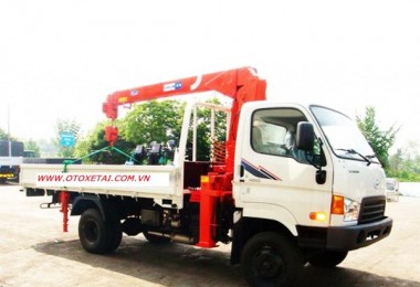 Xe cẩu cây – dịch vụ khắc phục sự cố giao thông ngày mưa bão